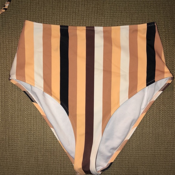 Cupshe Symmetrical Nude Colored High-waisted Swim - Picture 2 of 4